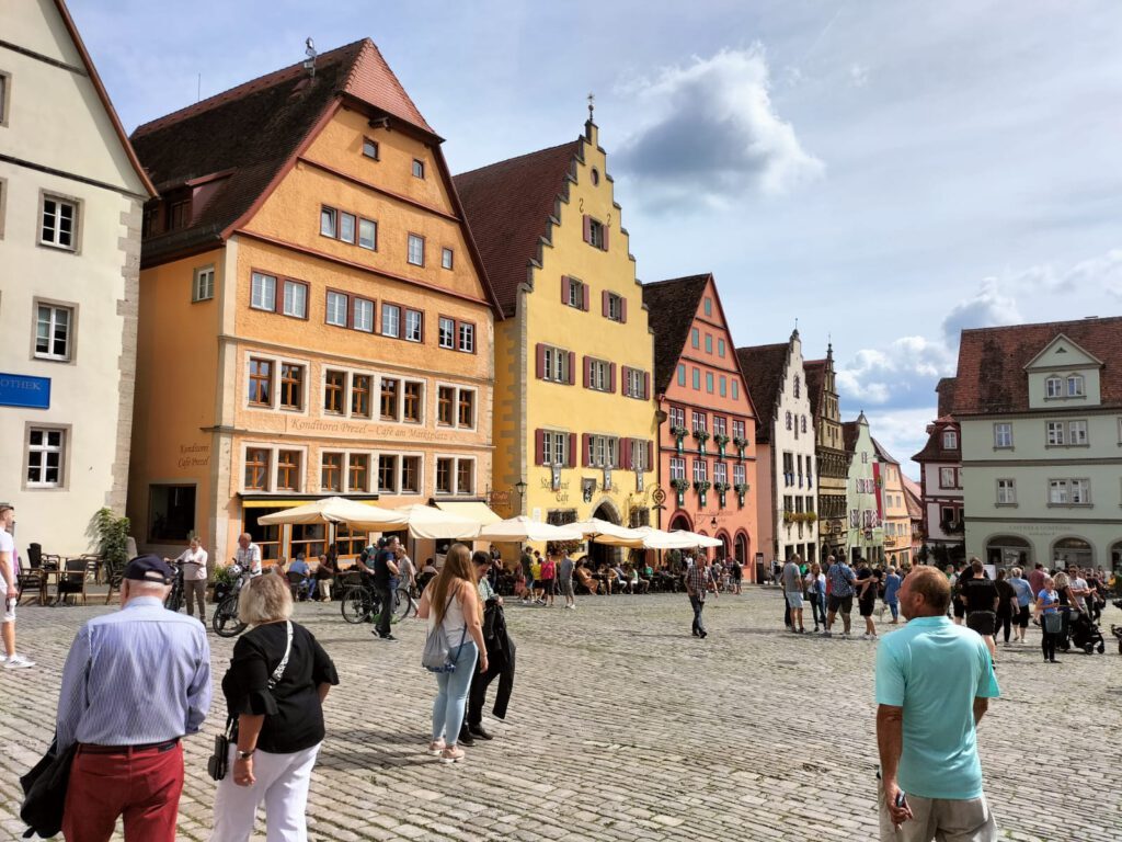 Übernachten im Sharan – Ein Wochenende auf dem Zeltplatz Übernachten im Sharan – Ein Wochenende auf dem Zeltplatz