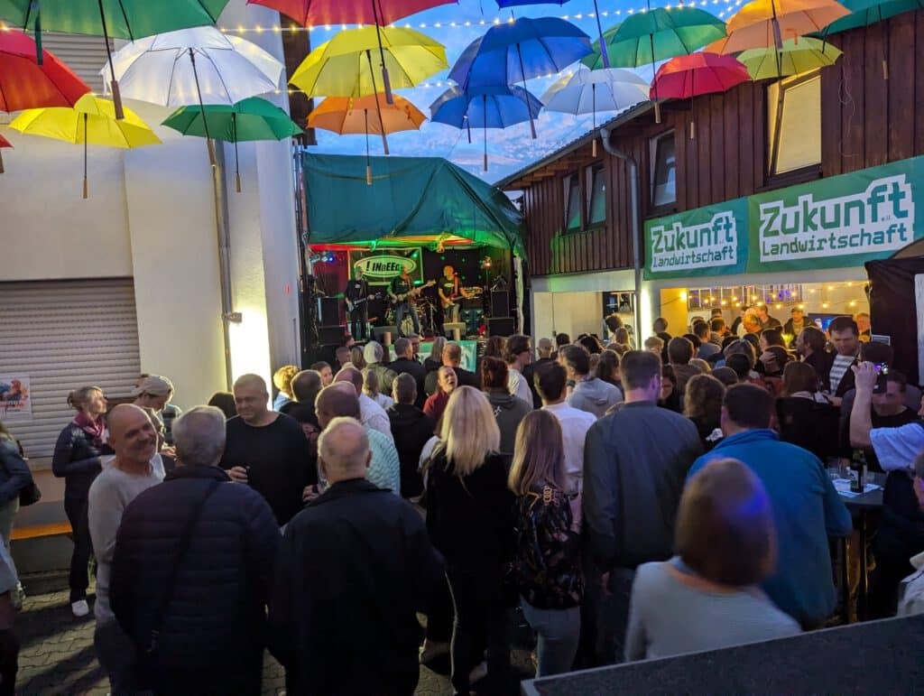 Aquaponik: Zukunft Landwirtschaft feiert Premiere beim Heisemer Straßenfest in Leutershausen Aquaponik: Zukunft Landwirtschaft feiert Premiere beim Heisemer Straßenfest in Leutershausen