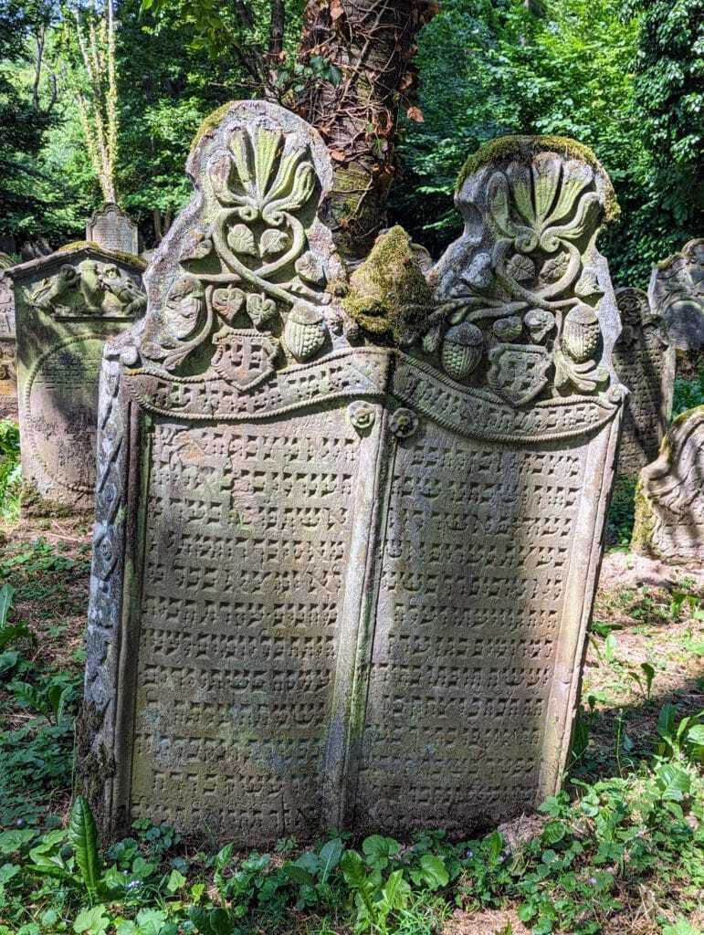 Jüdischer Friedhof Heinsheim: Ein Zeugnis des jüdischen Lebens in der Region