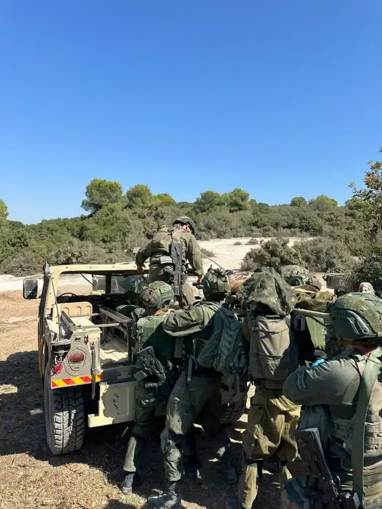 IDF Soldaten als Lebensretter: Wie medizinisches Training im Kampfeinsatz über Leben und Tod entscheidet